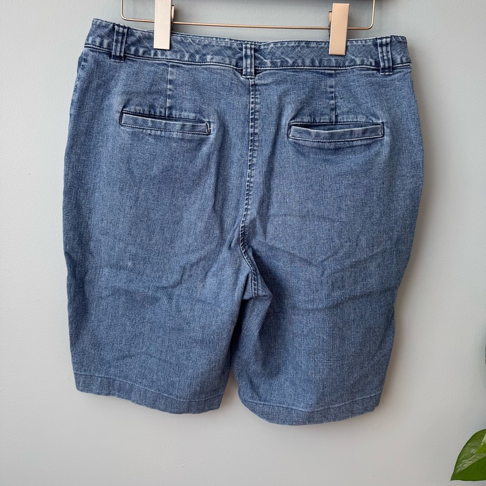 Kim Rogers Women’s Blue Bermuda Jean Shorts. Size 12 (actual 33x9) - Picture 5 of 8